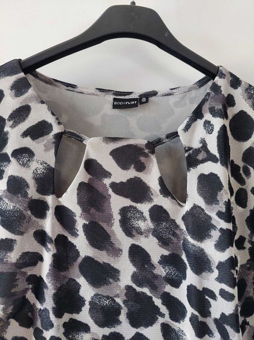 Нова рокля  размер  36-38