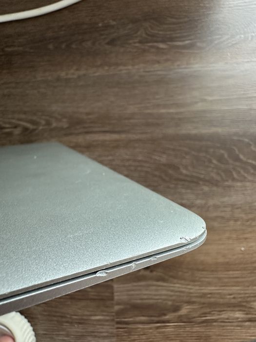 Macbook Air 2017 13” , 8gb RAM , SSD128gb, i5