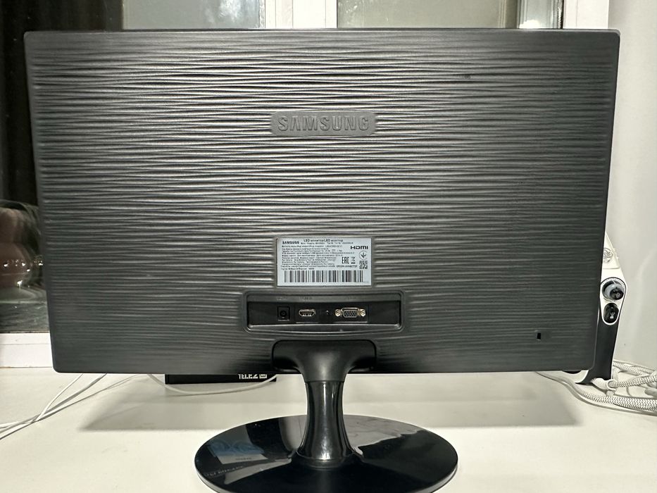 Монитор Samsung 24" Full HD (HDMI/VGA)