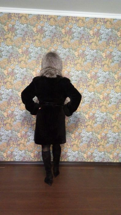 Срочно!Мутоновая шуба