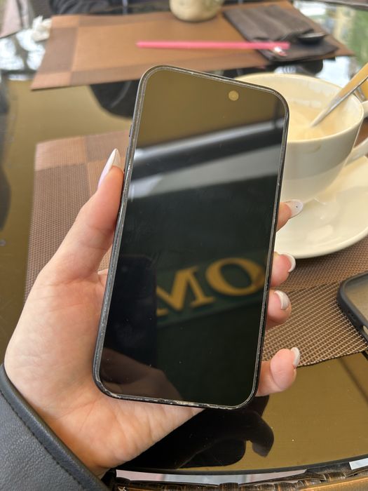 Продам Iphone 15, 128