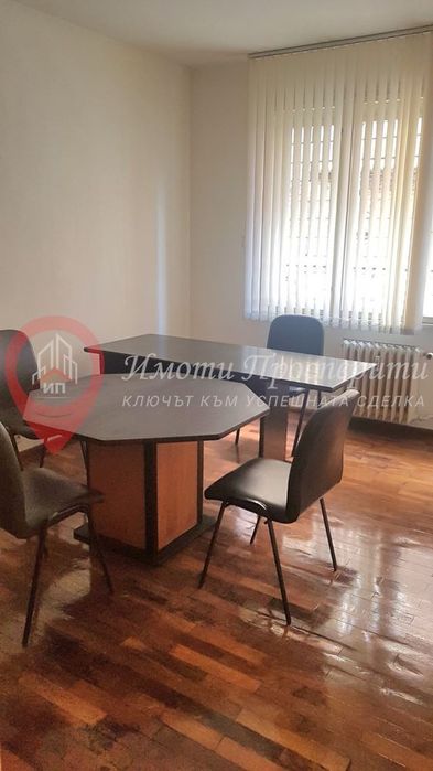 Дава се под наем Четиристаен апартамент в София, Център - 96 кв.м за 747.66 € - Снимка #1