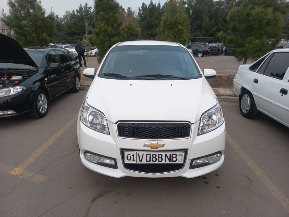 Продаётся Автомобиль марки NEXIA-3