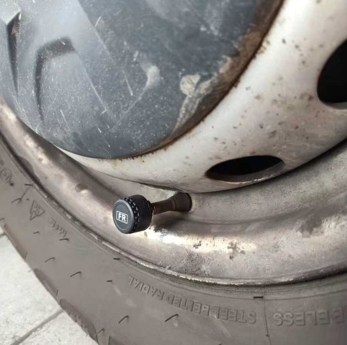 Sistem de monitorizare a presiunii aerului din anvelope TPMS