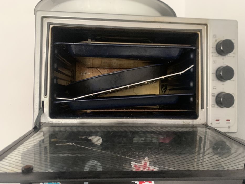 Холодильник вместе с печкой