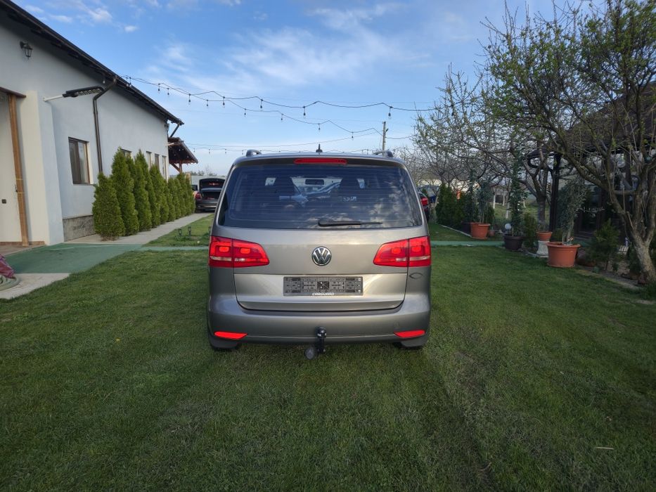 Volkswagen Touran Facelift 2011 1.6 105 cp 7 locuri 217.000km