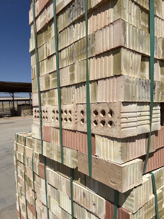 Кирпич. Termos Gisht Teshikli Samarqand bo’ylab yetkazib beramiz