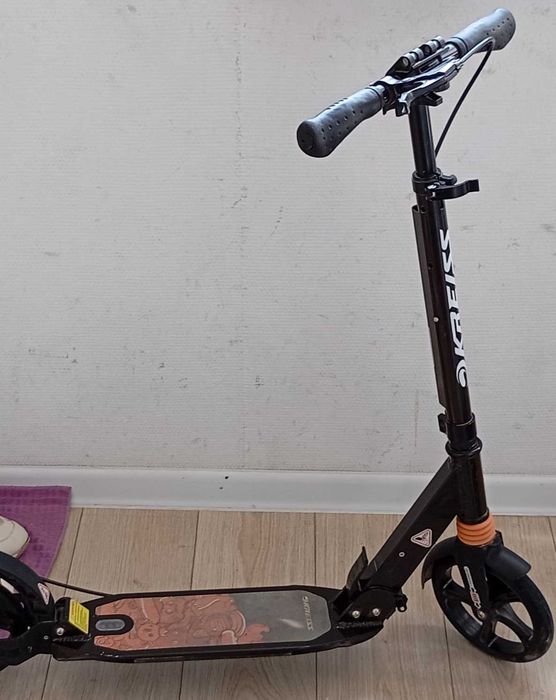 Самокат(В хорошем состоянии)