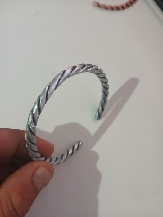 Bratara din zinc