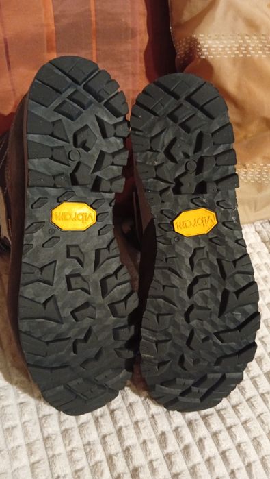 N.41 Високи обувки Aku с Gore-tex+Vibram - като нови