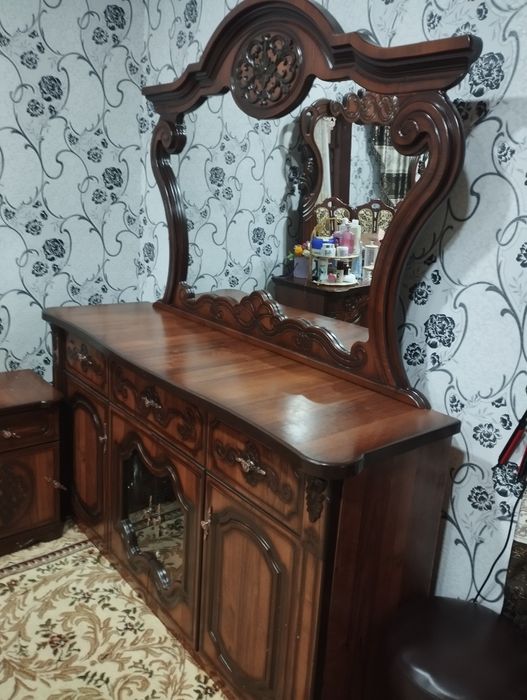 Stenka kamot stol stul nabor hammasi kamplekt sotiladi