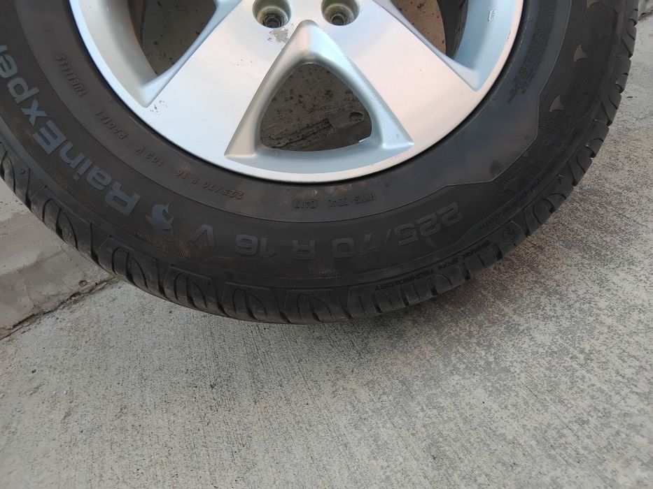 Гуми и джанти  225х70х16  / 5x114.3х16 ЕТ 45 6.5 J  За Гранд Витара и