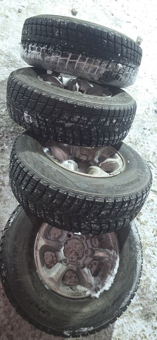 Продаю резину с дисками
