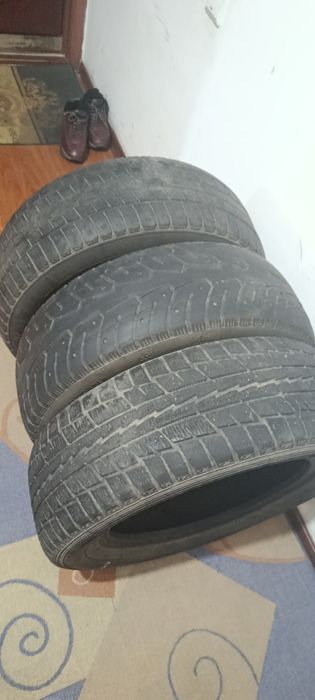 Бу Зимние резины, разные цены