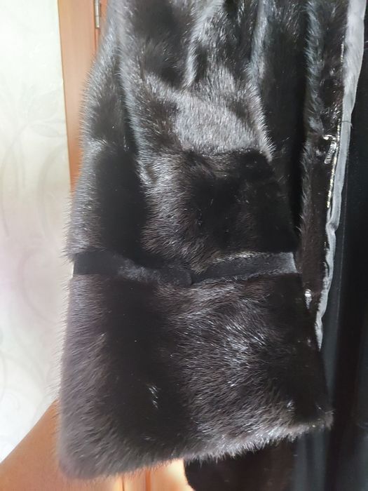 Продам норковую шубу