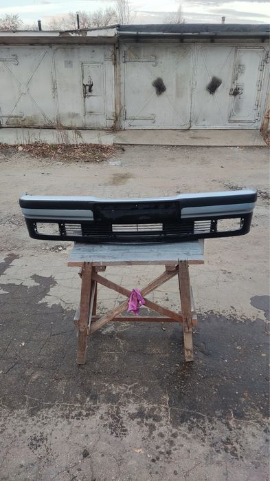 Бампер передний оригинал BMW E36