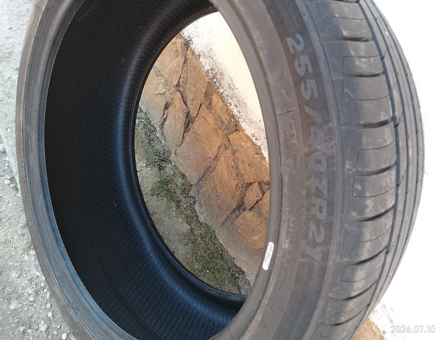 Anvelope 255/40/21