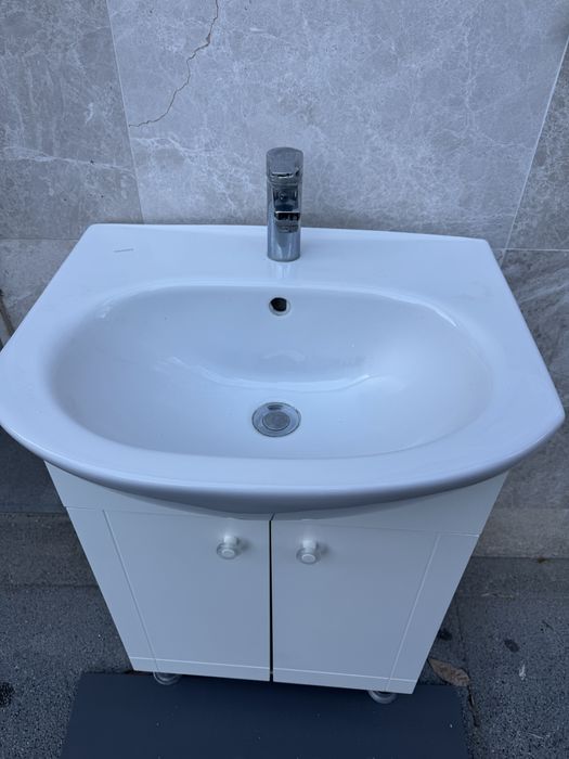 ПВЦ шкаф за баня