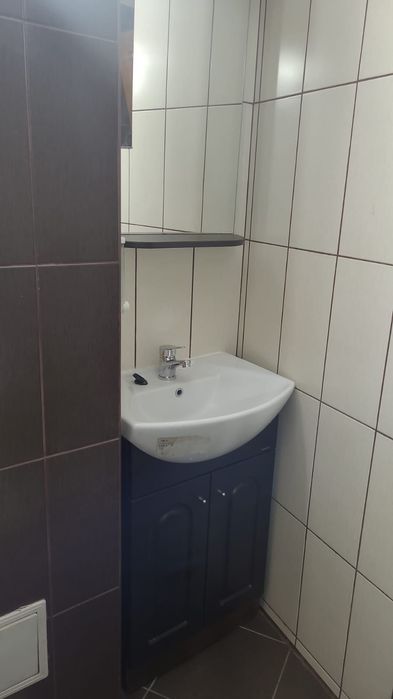 Închiriez apartament 3 camere