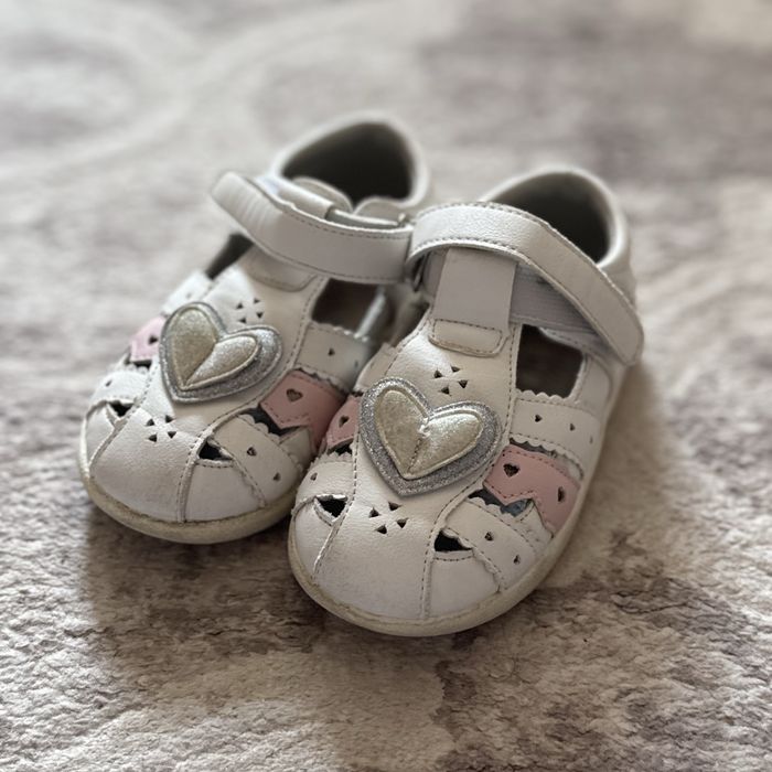 Сандалии для девочки 26 размер