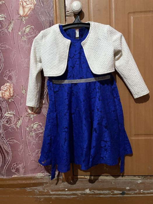 Продам платья  не дорого