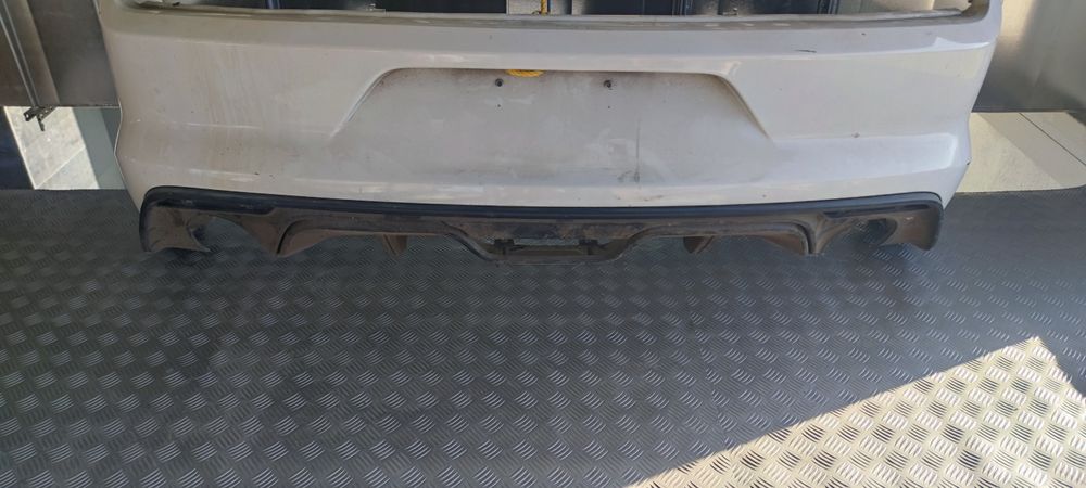 Оригинална задна броня на FORD MUSTANG 2016 г