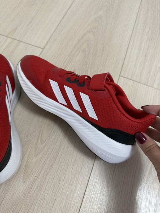 Кроссовка адидас для девочек