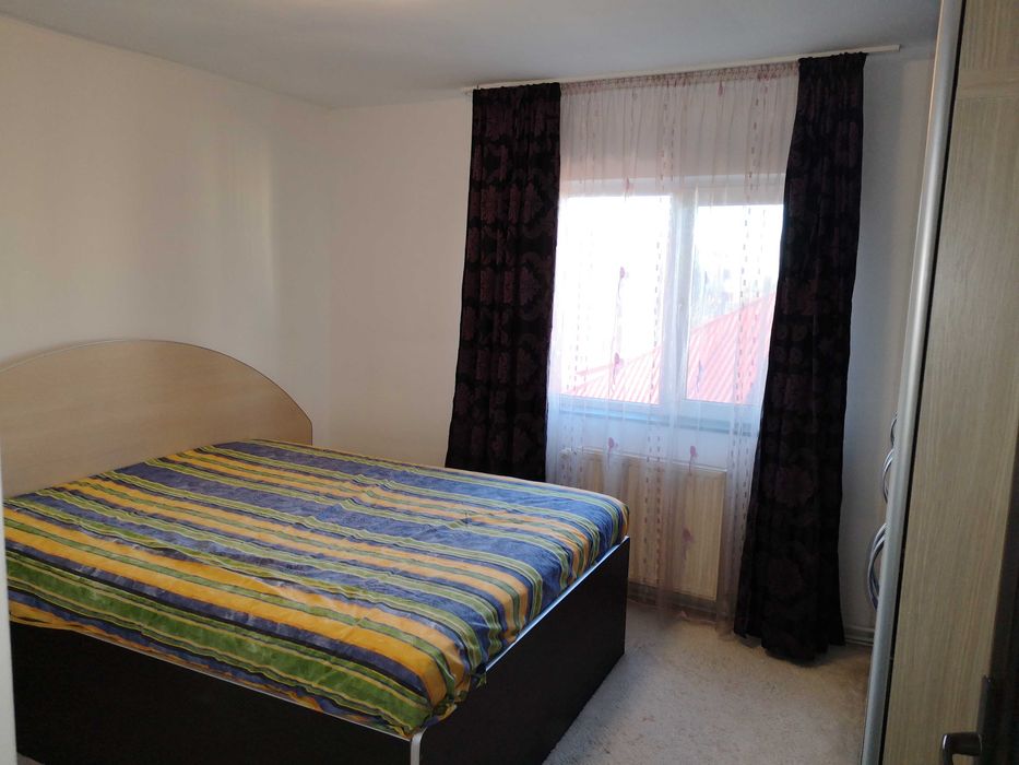 vand apartament 4 camere Bartolomeu