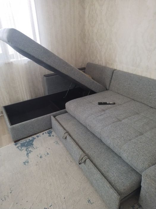 Диван выдвижной .хорошего качества