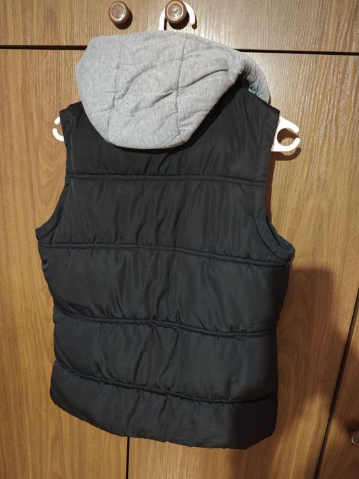 Черна грейка с качулка