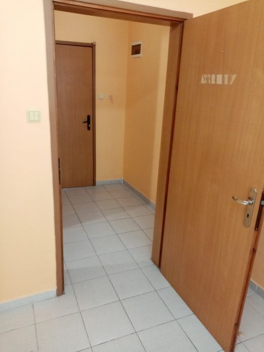 Дава се под наем Офис в Русе, Център - 28 кв.м за 178.5 € - Снимка #6