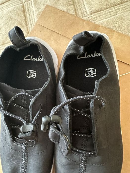 Продам кроссовки чёрного цвета