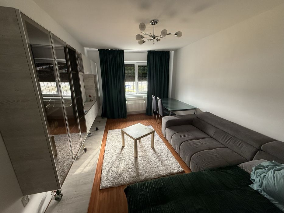 Inchiriez apartament