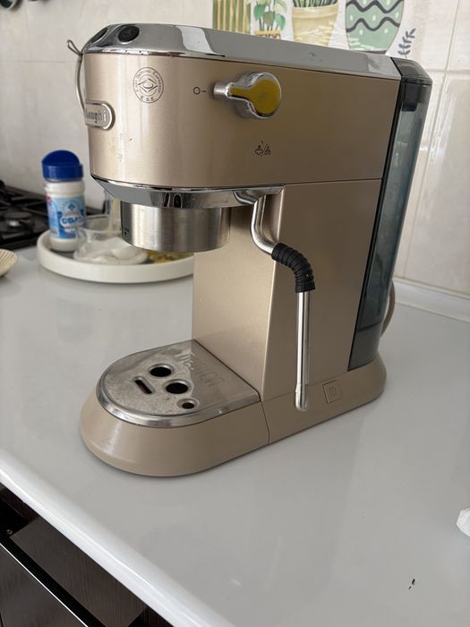 Продается кофемашинка от Delonghi, в отличном состоянии