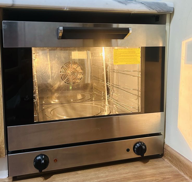 Продам духовой шкаф smeg