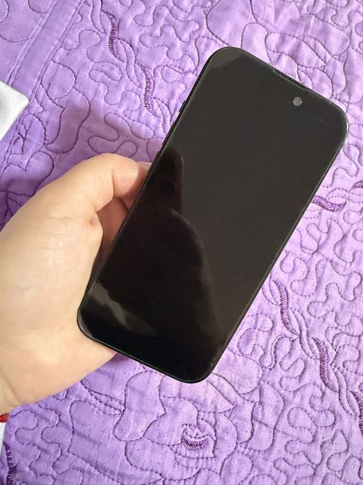 Vand iphone 15, negru ,
