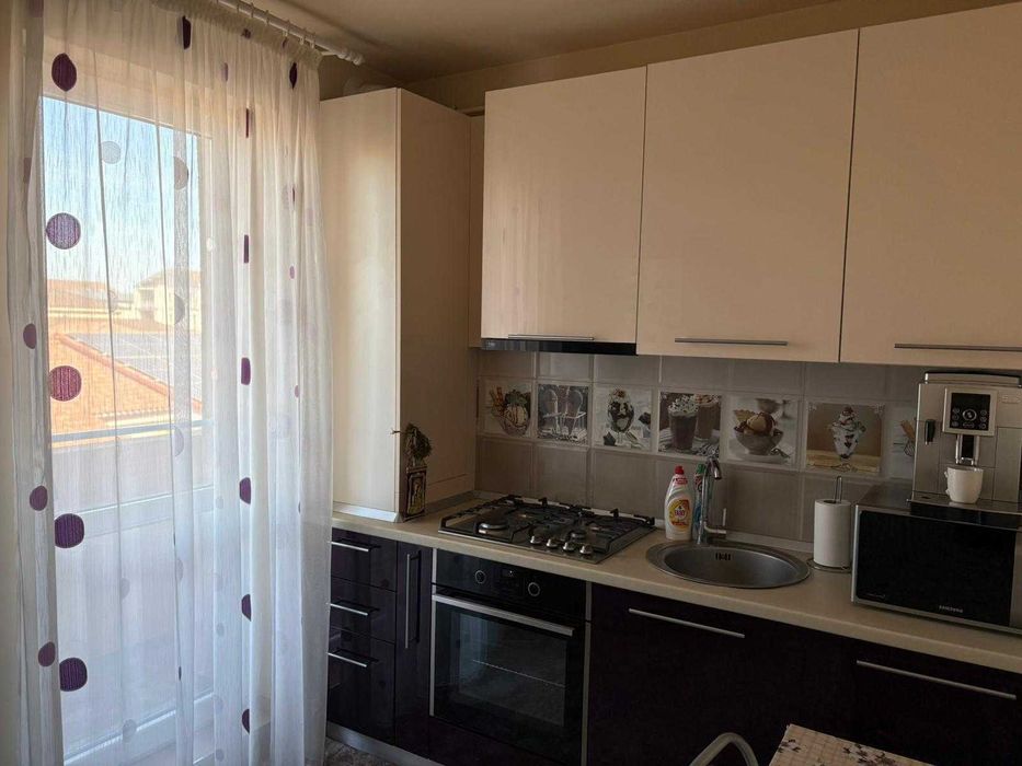 Proprietar vând apartament 3 camere mobilat în Giroc