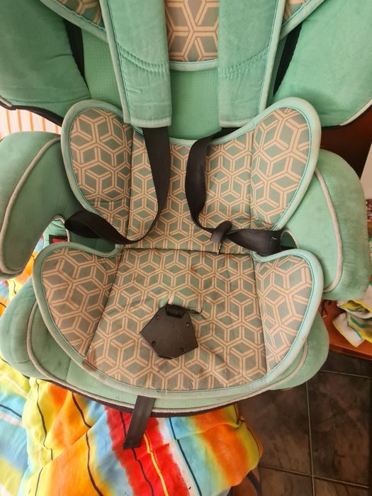 Детска столче седалка за кола Lorelli и основа за детска седалка