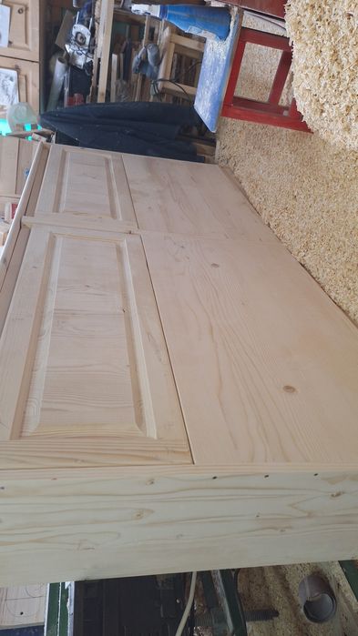 Шкафове от масивна дървесина