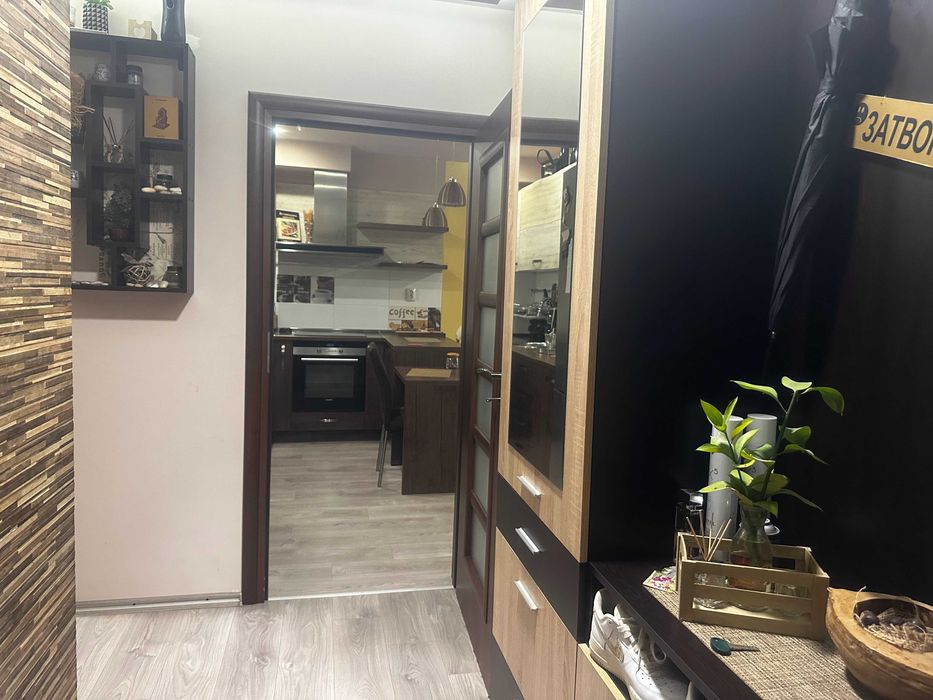 Продава се Тристаен апартамент в Стара Загора, Център - 136 кв.м за 1508 €/кв.м - Снимка #11