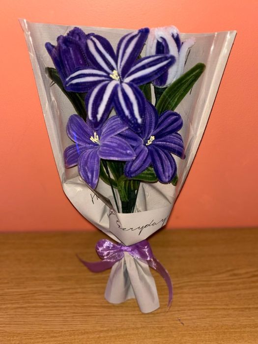 Flori din sarma plusata