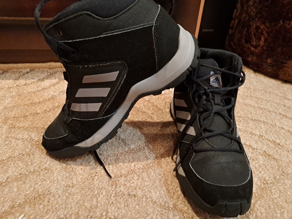 Зимни обувки Adidas