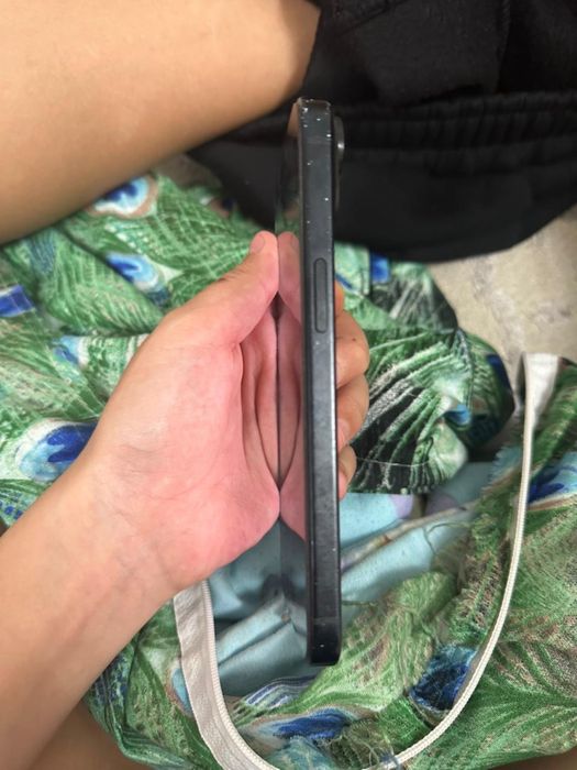 Айфон 15 128 гб.