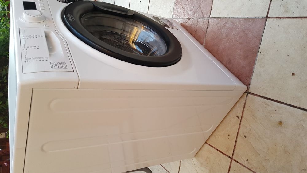 Vand mașina de spălat Ariston hotpoint fm 723 7kg