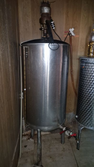 НЕръждаем съд за сироп