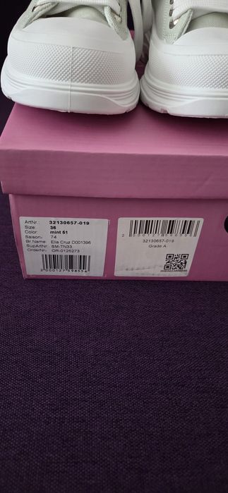 Tenisi Ella Cruz,marimea 36,noi,cu eticheta