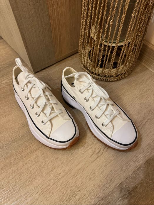 Чисто нови кецове Converse