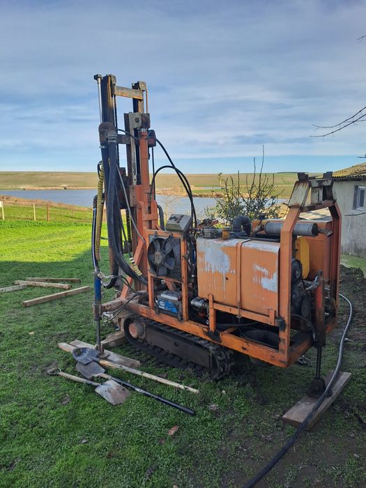 Foraje puturi apa mecanizat