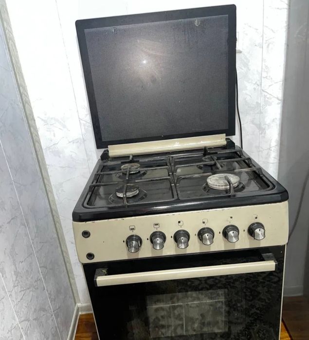 Продам газ плиту