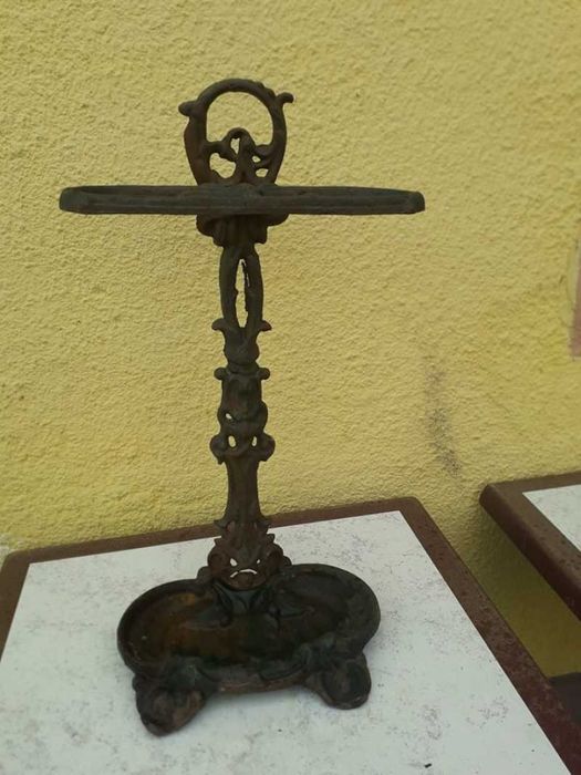 Suport unbrele din fonta